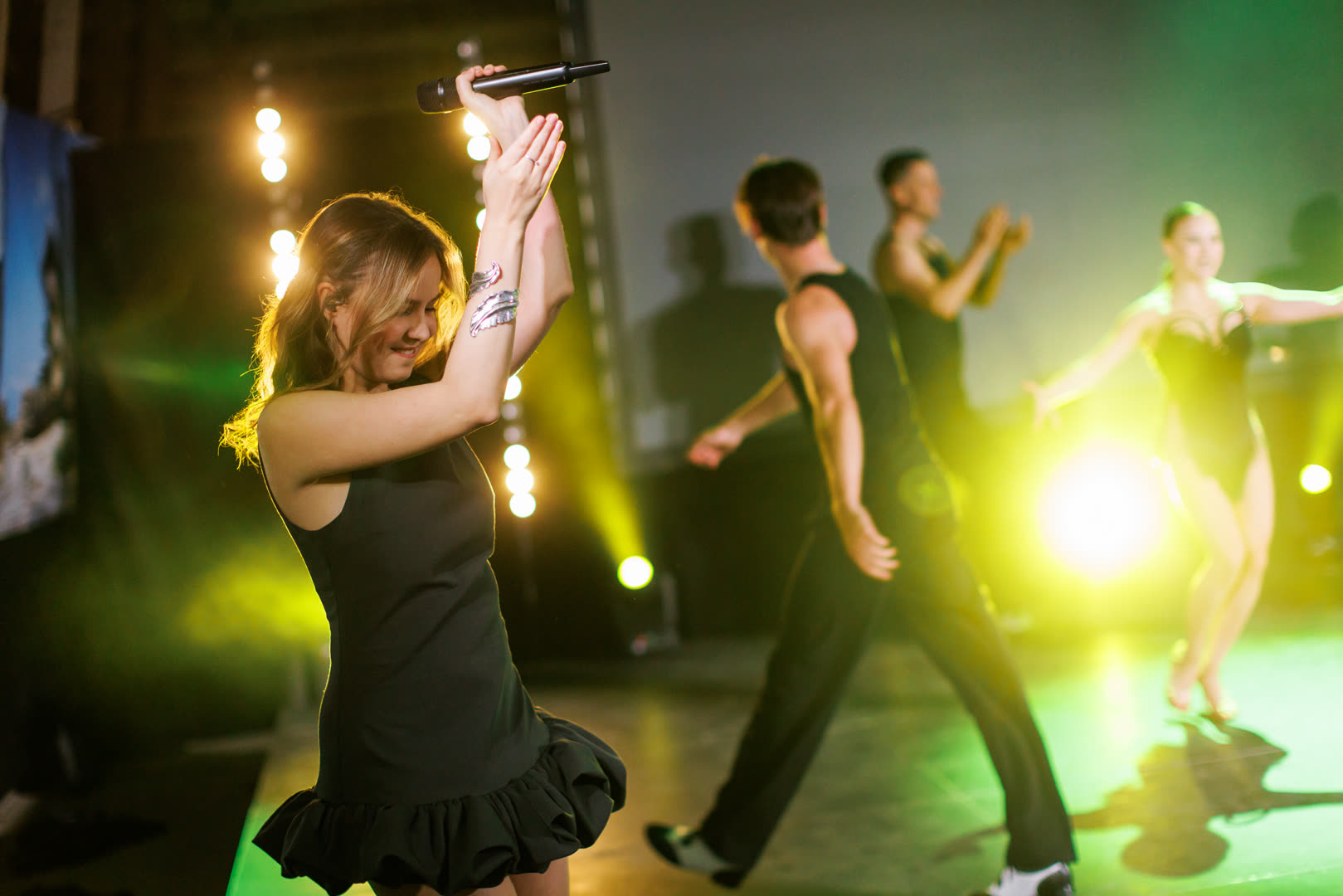 Ballroom Theatre Christmas party dance show — jõulupidu entertainment in Tallinn